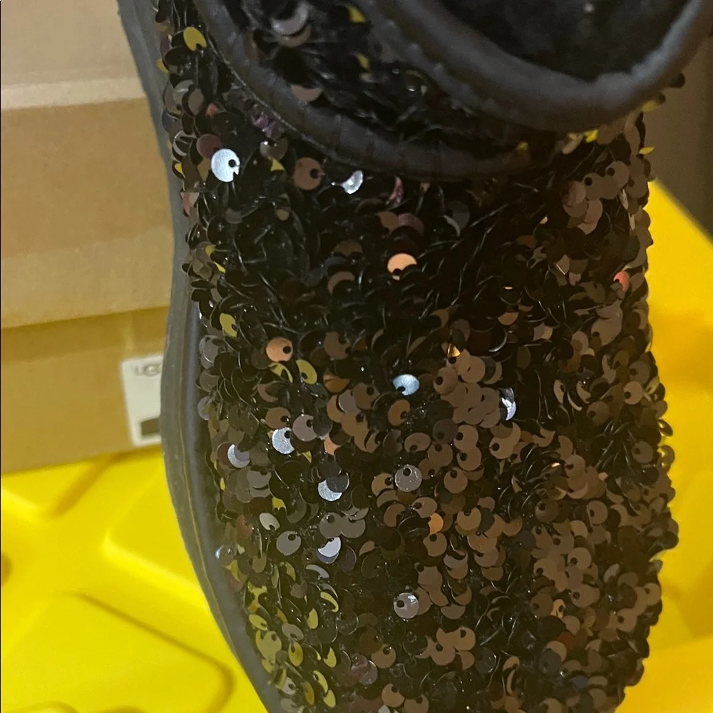 UGG Ultra Mini Chunky Platform Sequin Boots - Black Sz 8 - Picture 3 of 13